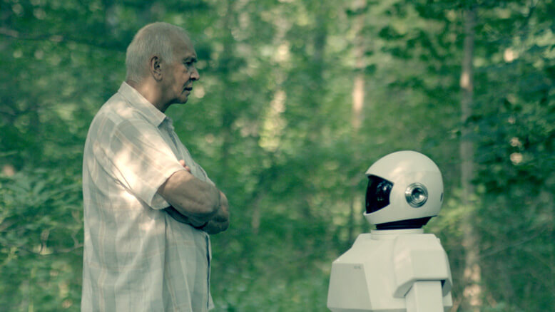 robot-and-frank-in-woods