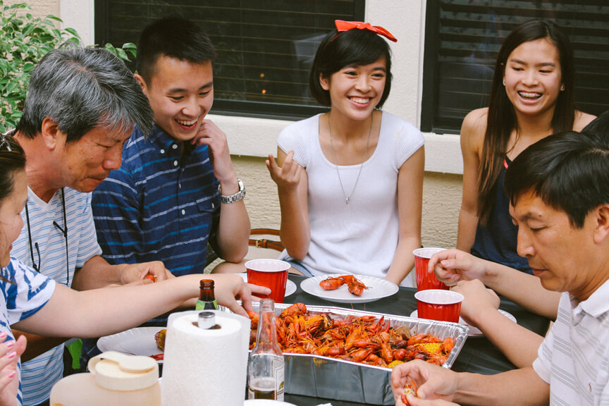 family-crawfish-boil-2014-22a